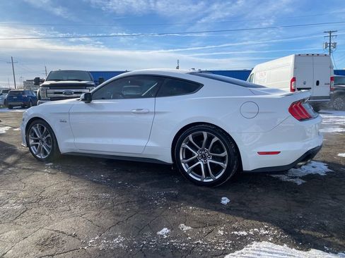 Used 2019 Ford Mustang GT Premium w/ Equipment Group 401A image 5
