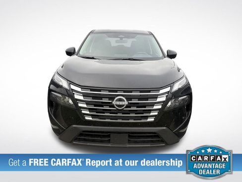 Used 2025 Nissan Rogue SV image 2