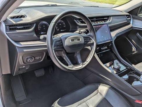 Used 2022 Jeep Grand Cherokee L Limited RWD image 18