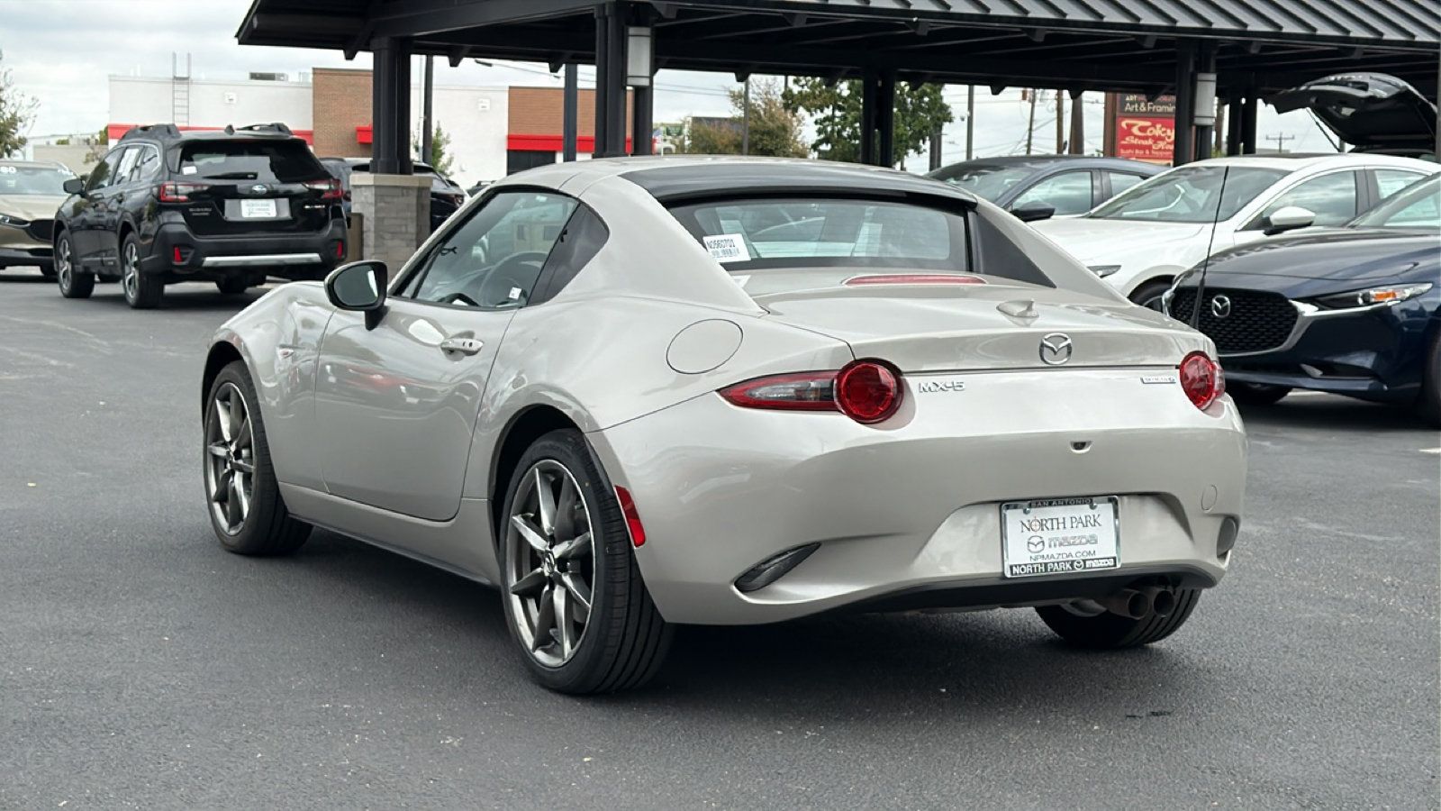 Used 2023 MAZDA MX-5 Miata Grand Touring RWD image 6