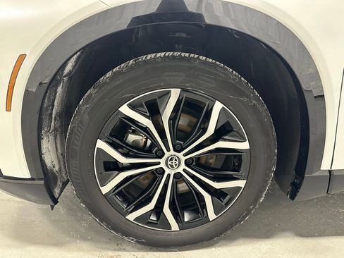 Used 2025 Toyota Crown Signia image 65