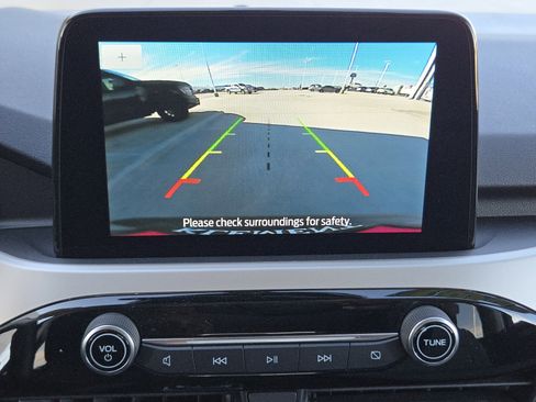 Used 2022 Ford Escape SE w/ Cold Weather Package image 19