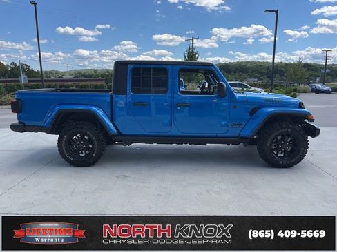 New 2025 Jeep Gladiator Sport image 21
