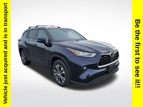 Used 2020 Toyota Highlander XLE AWD/4WD image 7