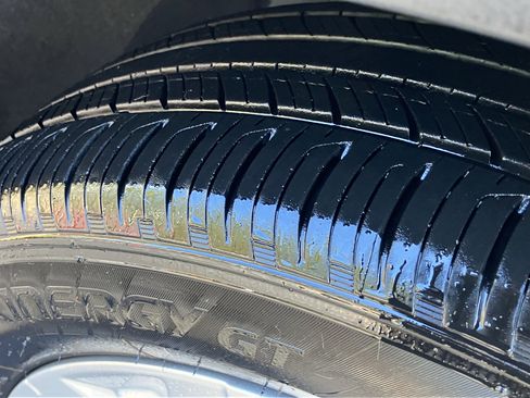 Used 2025 Honda HR-V LX image 12