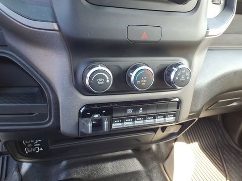 Used 2022 RAM 3500 Tradesman w/ Chrome Appearance Group AWD/4WD image 24