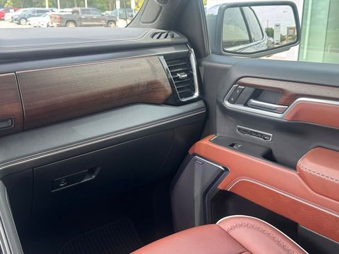 Used 2025 GMC Sierra 1500 Denali Ultimate AWD/4WD image 24