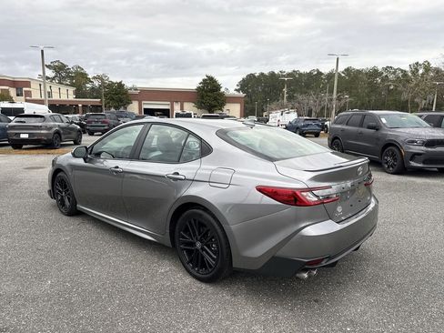 Used 2025 Toyota Camry SE image 5