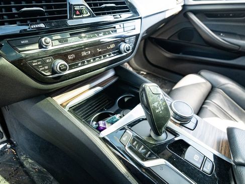 Used 2018 BMW 530i xDrive AWD/4WD image 36