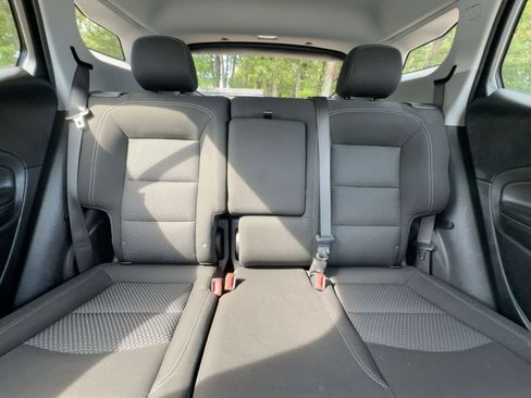 Used 2024 GMC Terrain SLE image 28