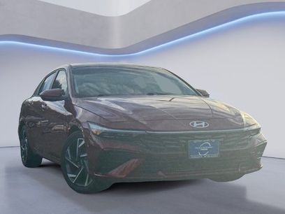 Used 2024 Hyundai Elantra SEL w/ Convenience Package