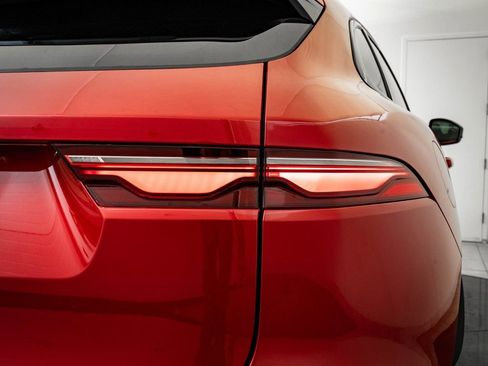 Used 2025 Jaguar F-PACE R-Dynamic S image 9