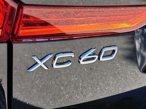 Used 2023 Volvo XC60 B5 Plus w/ Climate Package AWD/4WD image 27