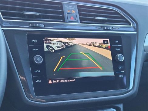 Used 2024 Volkswagen Tiguan SE image 10