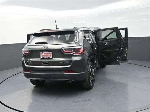 Used 2018 Jeep Compass Limited w/ Safety & Security Group image 40