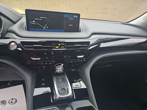 Used 2023 Acura MDX SH-AWD w/ Advance Package image 18