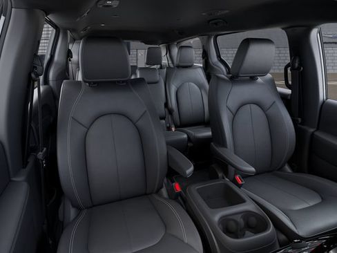 New 2027 Chrysler Pacifica Select FWD image 17