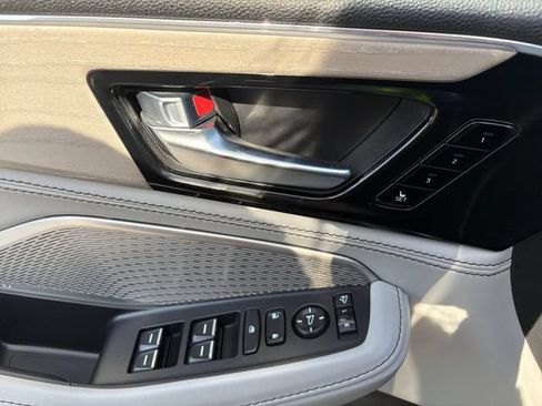 Used 2023 Acura MDX SH-AWD w/ Advance Package image 20