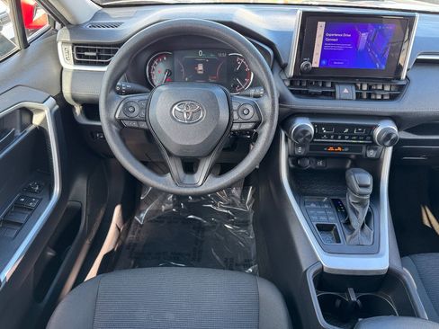 Used 2024 Toyota RAV4 LE image 22