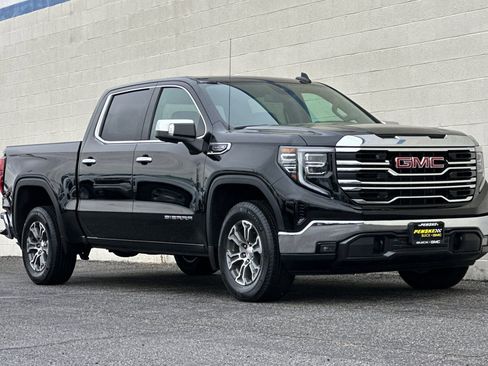 Certified 2025 GMC Sierra 1500 SLT image 2