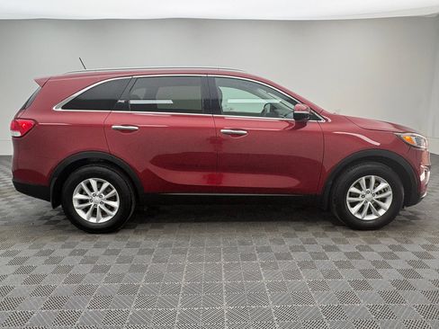 Used 2017 Kia Sorento FWD image 5
