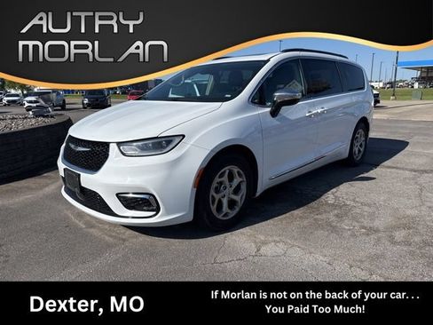 Used 2023 Chrysler Pacifica Limited FWD image 1
