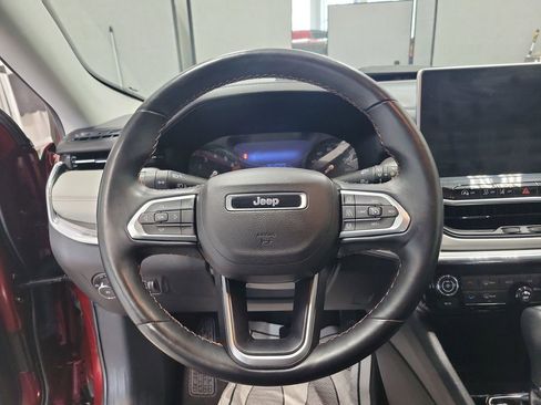 Used 2022 Jeep Compass Limited image 37