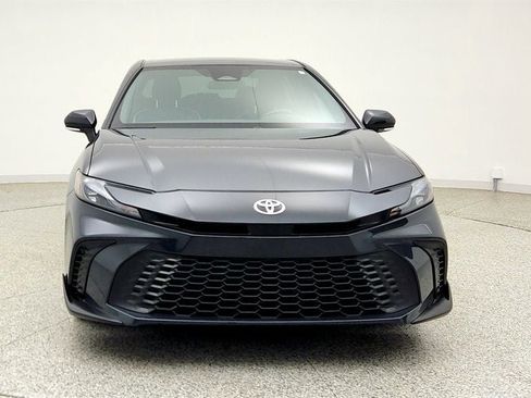 Used 2025 Toyota Camry SE FWD image 2