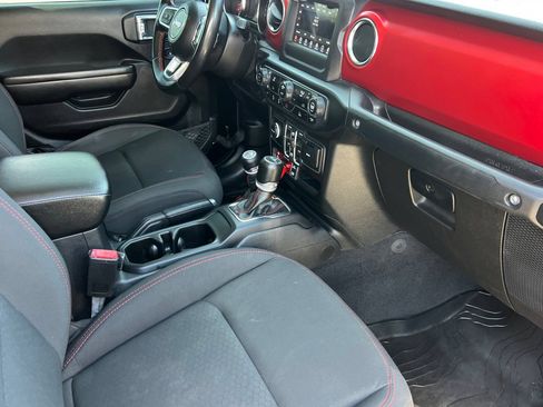 Used 2021 Jeep Gladiator Rubicon w/ Trailer Tow Package AWD/4WD image 15