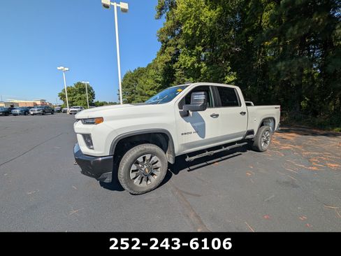 Used 2023 Chevrolet Silverado 2500 Custom w/ Custom Convenience Package AWD/4WD image 12