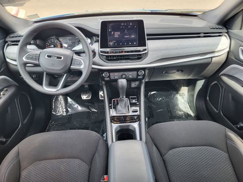 Used 2025 Jeep Compass Sport image 24