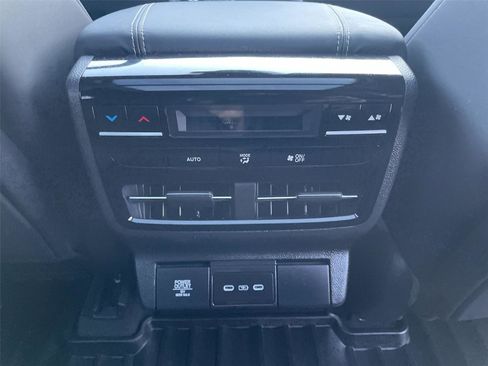 Used 2025 Acura MDX SH-AWD w/ Technology Package image 32