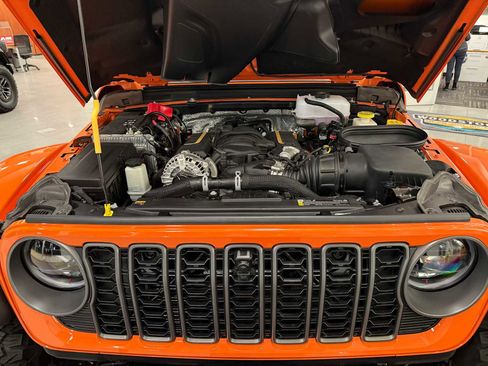 New 2025 Jeep Wrangler Unlimited Rubicon 392 image 29