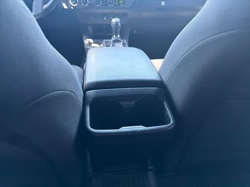 Used 2022 Toyota Tacoma TRD Off-Road image 22