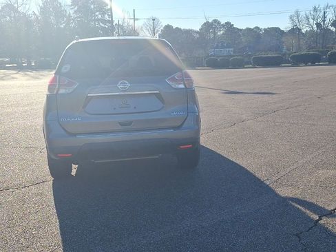 Used 2015 Nissan Rogue SV image 14