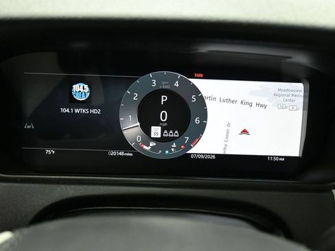 Used 2025 Land Rover Range Rover Velar Dynamic SE AWD/4WD image 16