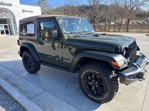 Used 2022 Jeep Wrangler Willys image 2