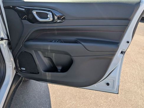 New 2026 Jeep Compass Trailhawk image 32