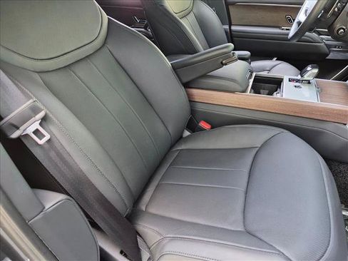 Used 2025 Land Rover Range Rover SE AWD/4WD image 21