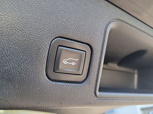 Used 2019 GMC Terrain SLT w/ Preferred Package image 9