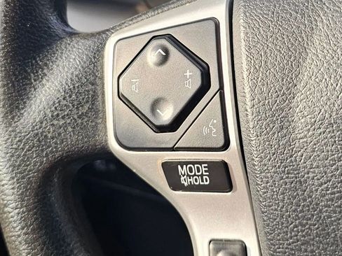 Used 2018 Toyota Tundra SR5 AWD/4WD image 25