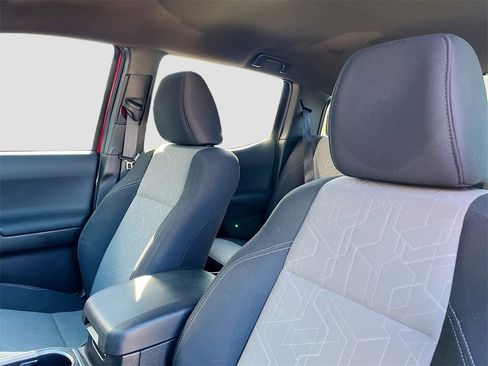 Used 2022 Toyota Tacoma TRD Sport image 18