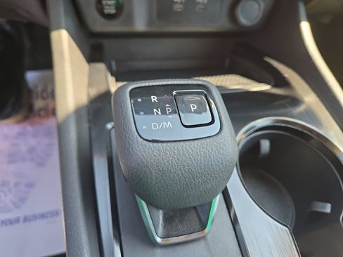 Used 2024 Nissan Rogue SV FWD image 31