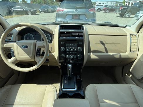 Used 2010 Ford Escape Limited image 3