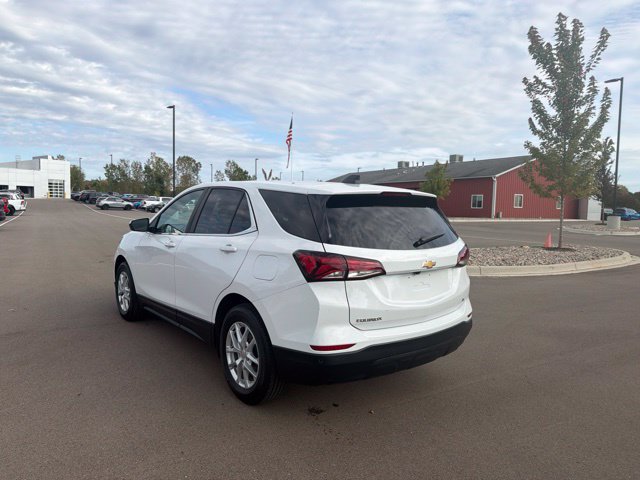 Used 2024 Chevrolet Equinox LT FWD image 3