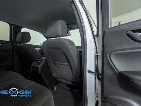 Used 2019 Chevrolet Blazer LT image 31