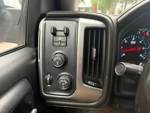 Used 2018 GMC Sierra 1500 SLE w/ SLE Value Package AWD/4WD image 23
