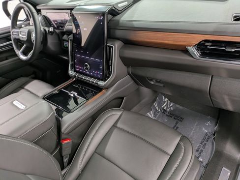 Used 2026 GMC Yukon Denali w/ Sun & Power Step Package AWD/4WD image 30