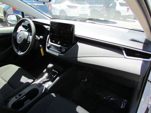 Used 2026 Toyota Corolla LE FWD image 17
