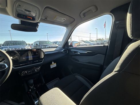 New 2026 Chevrolet TrailBlazer LT w/ Convenience Package image 11